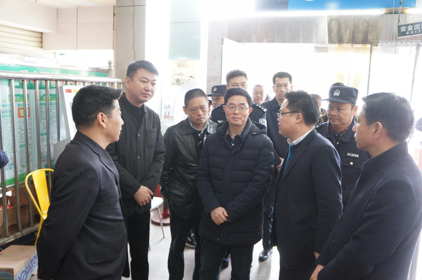 南昌市委常委、市政法委書記劉家富視察徐坊車站春運工作