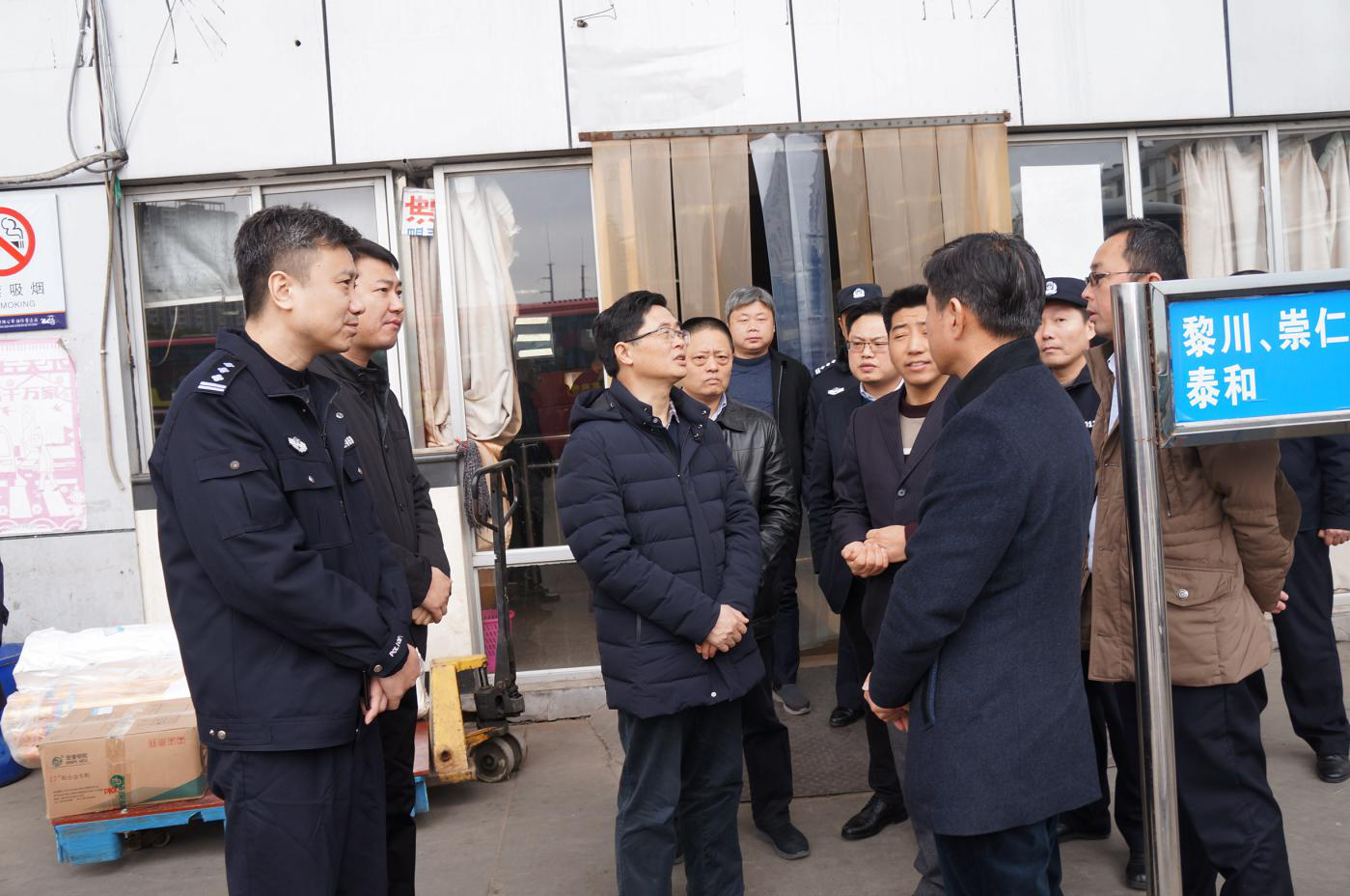 南昌市委常委、市政法委書記劉家富視察徐坊車站春運工作