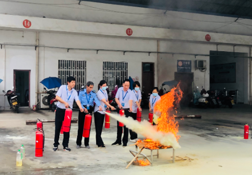 婺源公交、婺源長(zhǎng)運(yùn)舉行消防安全培訓(xùn)