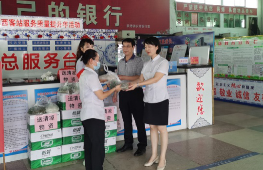 送清涼送健康，省交通工會領(lǐng)導(dǎo)慰問一線員工