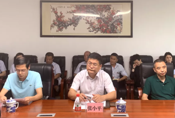 張小平、吳隼一行蒞臨吉安長(zhǎng)運(yùn)、吉安公交檢查指導(dǎo)工作