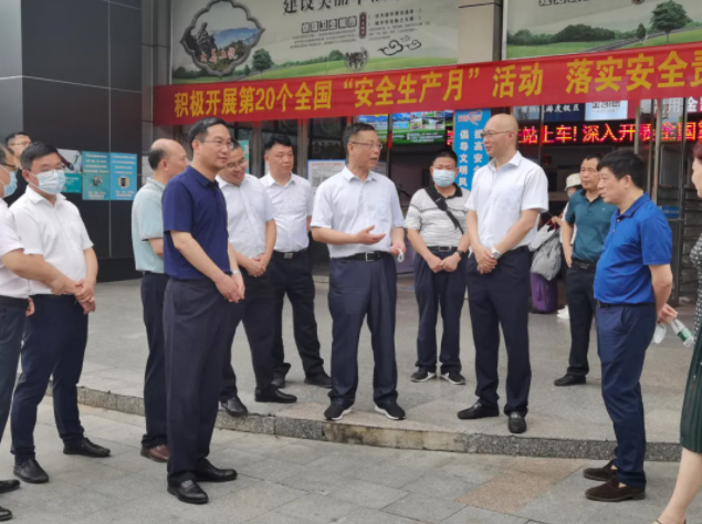 市人大常委會(huì)黨組書(shū)記、主任朱寅健一行調(diào)研上饒汽運(yùn)