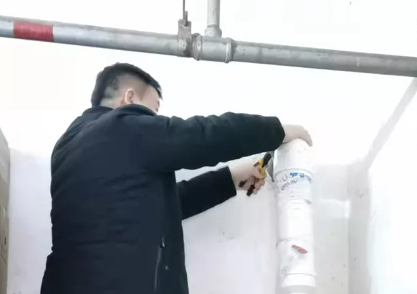 長運(yùn)物業(yè)：長欣分公司維修地下室水管