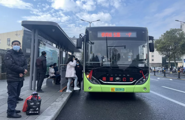 春運(yùn)動態(tài) || 鷹潭公交：新車迎春運(yùn) 新年新征程
