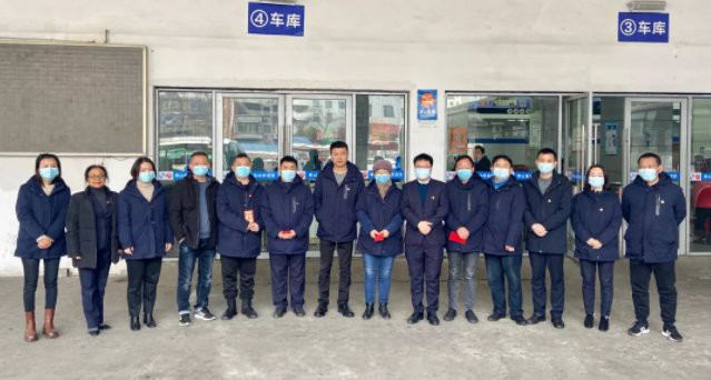 江西長運(yùn)多家子公司開展慰問困難職工活動(dòng)(二)