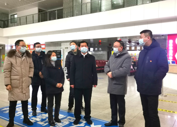 萬義輝一行督導(dǎo)南昌長途汽車站安全生產(chǎn)、疫情防控工作 胡維泉陪同