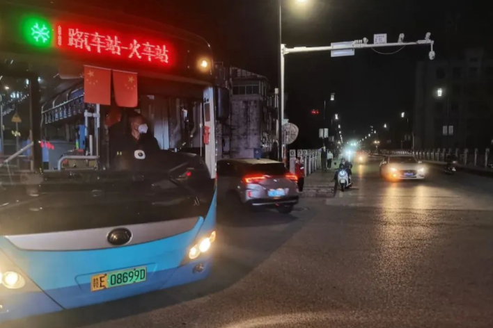 同心抗疫 || 婺源公交:調(diào)配運力 助力復工復產(chǎn)