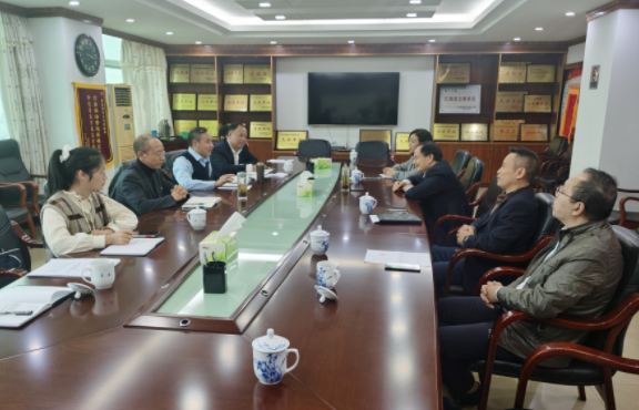 鷹潭市交通運(yùn)輸局、鷹潭公交赴景德鎮(zhèn)學(xué)習(xí)考察“城鄉(xiāng)公交一體化”工作