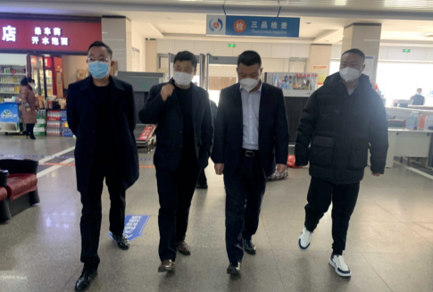 占梁督導(dǎo)南昌長途汽車西站、徐坊客運(yùn)站春運(yùn)工作