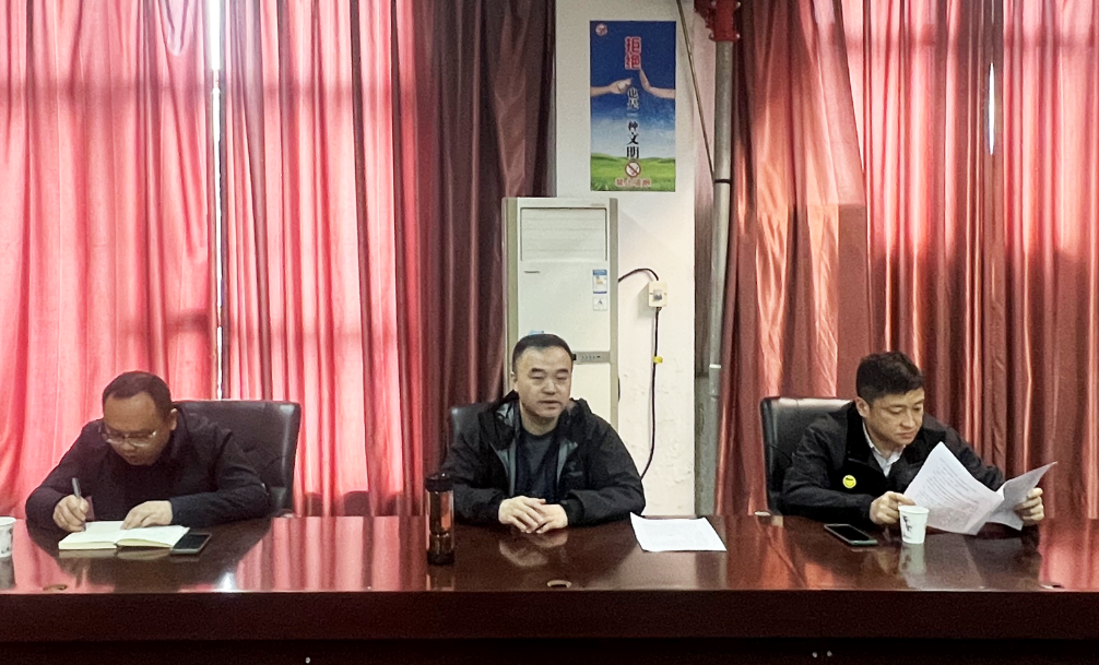 劉磊、占梁調(diào)研樂平長運(yùn)公交公司安全和生產(chǎn)經(jīng)營情況