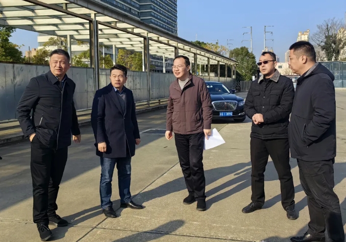 都市城際公交：紅谷灘區(qū)組織部、社會工作部調(diào)研長途汽車西站充電區(qū)服務驛站