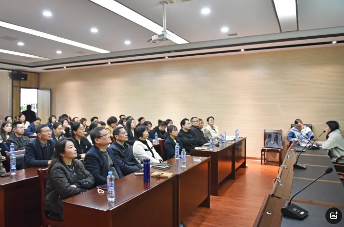 江西長運(yùn)舉辦AI技術(shù)專題講座 萬建紅出席